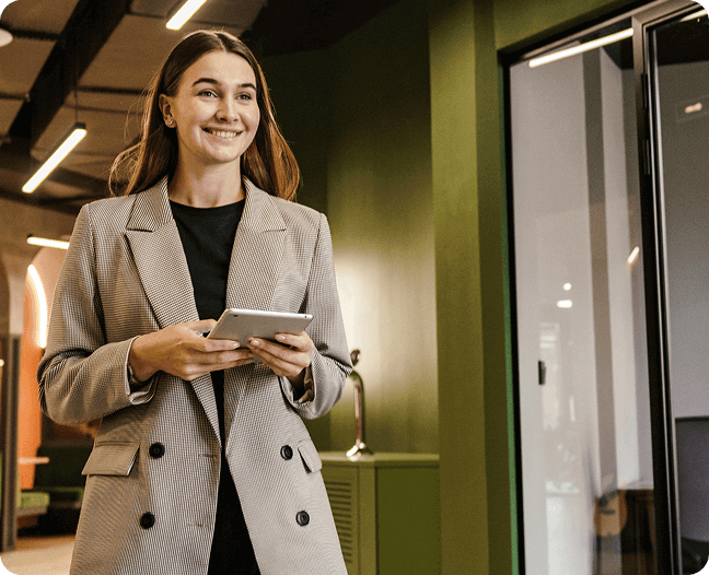 Equipe Finly Tech trabalhando com tecnologia financeira